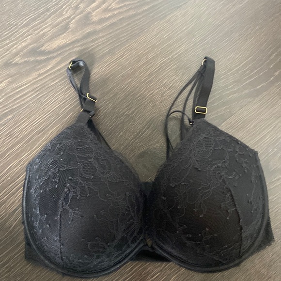 Victoria’s Secret Black 34DDD bra - Picture 1 of 3